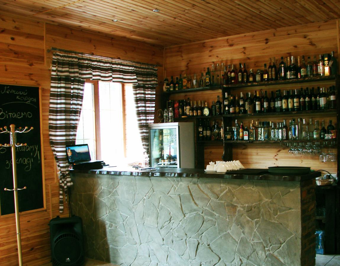 Hotel Pershyi Kordon Tourist Complex à Medvedevka Extérieur photo
